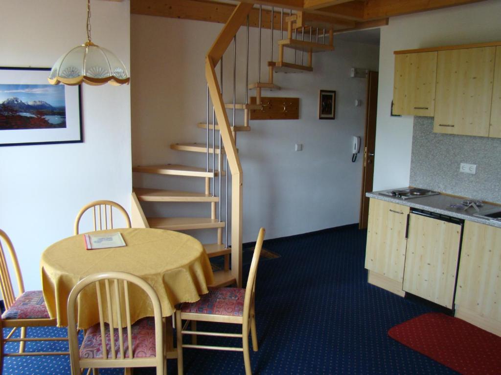 Pension Villa Claudia Augusta Резия Стая снимка