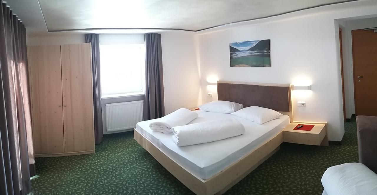 Pension Villa Claudia Augusta Резия Екстериор снимка
